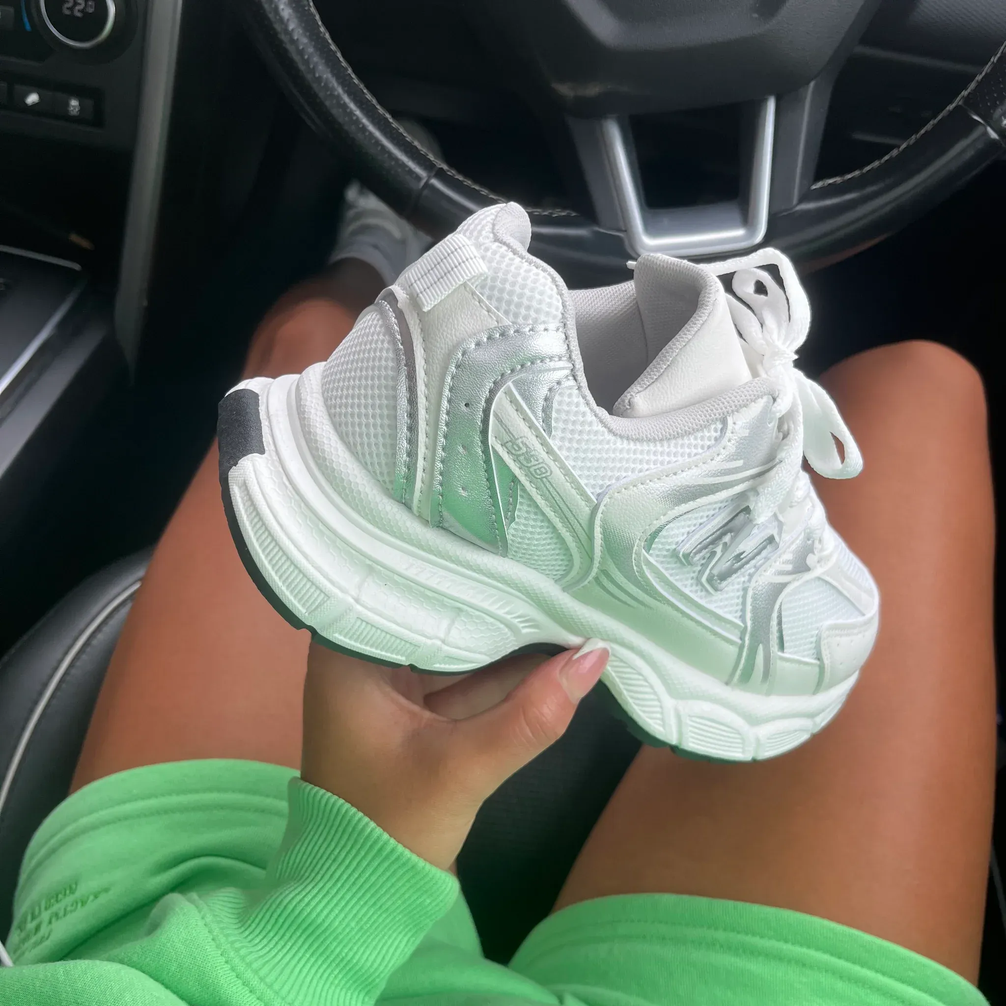 Chunky Comfortable Sneakers -White\Silver